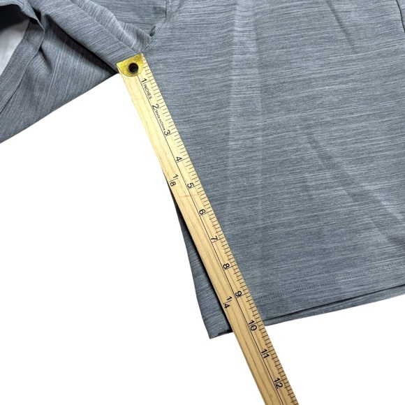 Hurley Men's Gray Shorts Size 28 Excellent preowned condition 10” - Picture 3 of 8